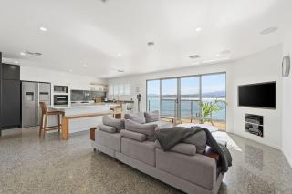 Beachfront Escape, Hot Tub - 6