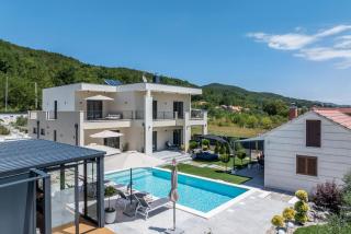 Countryside family villa with pool Zmina - 9