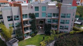 Penthouse with Pool, Gym & A/C - 7