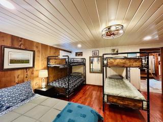 Tripps Landing-Pet Friendly-Sleeps 10 - 4