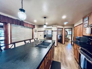 Tripps Landing-Pet Friendly-Sleeps 10 - 3