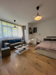 Green Avenue Studio - City Center - 2