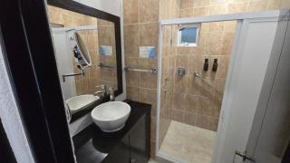 Apartment with Pool, Gym & A/C Suite - 1