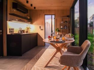 Stylish Mirrored Cabin with Hot Tub & Sauna - 6