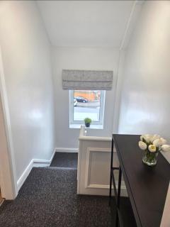 Newly Refurbished Townhouse - 3