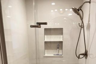 2BR Suite - Bright - Modern - Central AC - Parking - 4