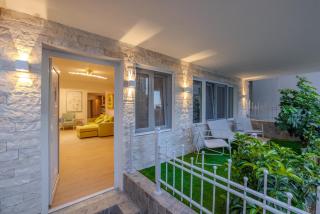 The Bougainvillea house - 5