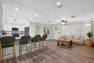 5BR Pool Home Near Beaches Pet-Friendly BBQ - 2
