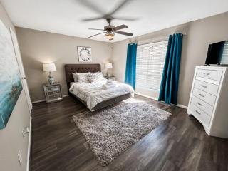 Charming 1BR Oasis - Private, Gated, Pet Friendly - 4