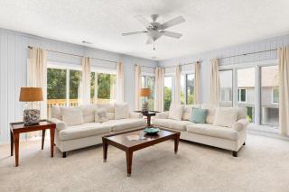 Madelyn's Oceanview - 5