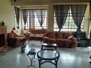 LOVELY ROADSIDE 3 BEDROOM HOME with WIFI AND BEAUTIFUL GARDEN - 0
