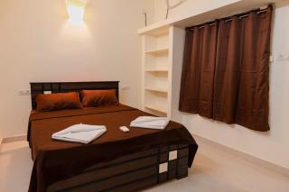 Quiet 3BHK Family Home Near Beach & White Town - 9