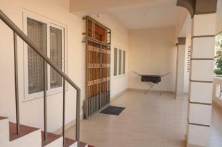 Quiet 3BHK Family Home Near Beach & White Town - 5