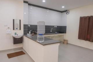 Quiet 3BHK Family Home Near Beach & White Town - 4