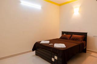 Quiet 3BHK Family Home Near Beach & White Town - 1