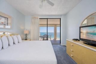 Pelican Pointe 1404 - 2