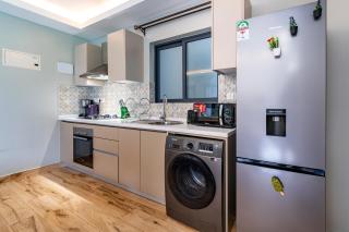 Elite luxury 1BR with pool, gym and large balcony - 6