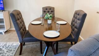 10 Min to Downtown - Pet-friendly, TV with Parking - 7