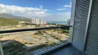 Apartamento con Balcón y Vista al Mar - 6