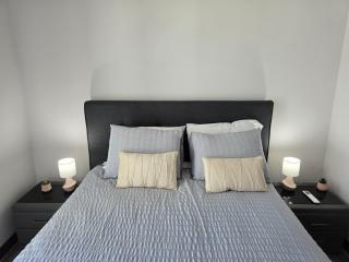 Maravilloso Apto, 2 Hab con AC, 2 baños, parqueo - 7