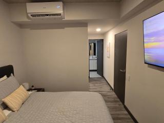 Maravilloso Apto, 2 Hab con AC, 2 baños, parqueo - 4