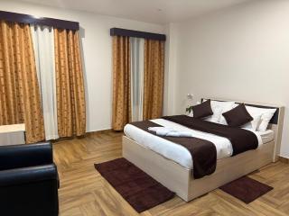 Rafom Ri-khang, Modern Luxury 3BHK Retreat - 8