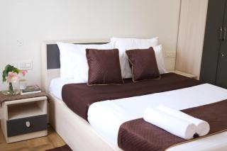 Rafom Ri-khang, Modern Luxury 3BHK Retreat - 6