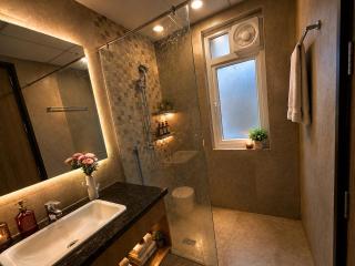 Morden city view retreat cozy 1BHK in Gurgaon - 2