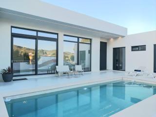 Villa Moderna con Piscina y gran terraza privada - 0