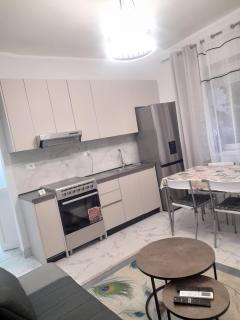 Cozy Tirana Apartment - 7