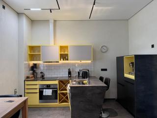 Yellow Luxus City Suite - Innenstadt - Parkplatz - 50kW DC - 8