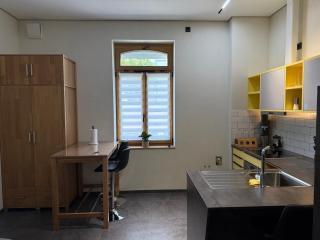 Yellow Luxus City Suite - Innenstadt - Parkplatz - 50kW DC - 3