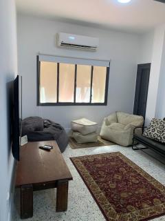 Cozy and Fully AC Apt in the Heart of DT Garden City - 0