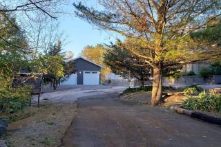 4BR Honey Harbour Cottage | Hot Tub & Fire Pit - 9