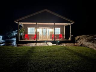 4BR Honey Harbour Cottage | Hot Tub & Fire Pit - 6