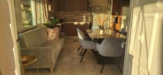 Angela Hilltop Apt 1 - 6