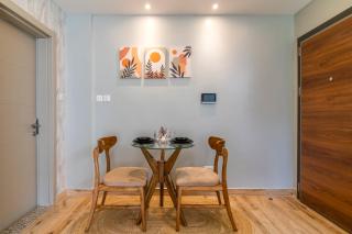Elite luxury 1BR with pool, gym and large balcony - 4