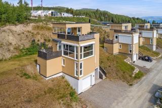 Modern house with panoramic views of Mjøsa - 9