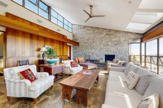 Stylish Coastal Retreat w/ Spacious Layout & Access to the St George Peninsula - 9