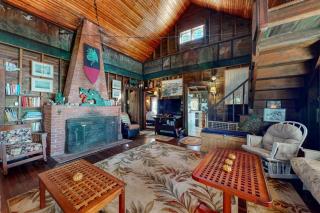 Spacious Waterfront Estate & Cabins W/ Porch, Fireplace, Kayaks & Free WiFi - 8