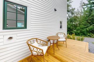 Friendly home with our separate condos & free WiFi in the heart of downtown - 4