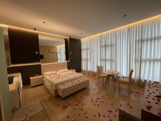 Luxury Jacuzzi Suite- Astir,Tirana - 9