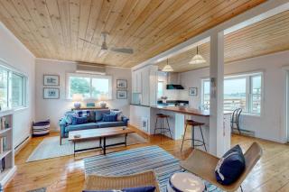 Bayfront Cottage on Mill Cove w/ Private Dock & Furnished Deck - Walk Downtown - 5