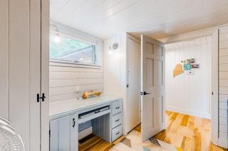 Renovated oceanfront home with stunning view & pebbly beach - snowbird-friendly - 6