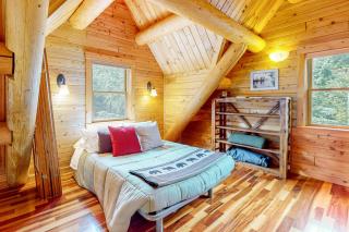 Tranquil Haven | Secluded waterfront house with sauna, dock, kayaks, canoe, gym - 4