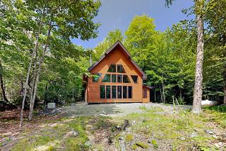 2 beautifully designed, off-the-grid homes with amazing lakefront views & access - 0