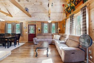 10-acre waterfront hideaway with kayak, private dock on Prong Pond & firepit - 6