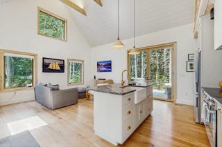 Charming New Home with Hot Tub, Spacious Deck, Gas Grill, WiFi, and Washer/Dryer - 4
