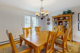 Gorgeous, walkable home with water view, deck & washer/dryer - snowbird-friendly - 5
