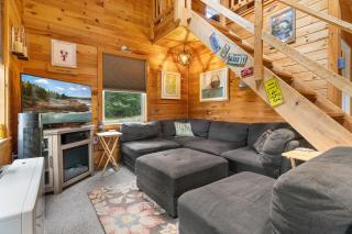 Waterfront home on Graham Lake with kayaks, bikes, firepit & fireplace - 4